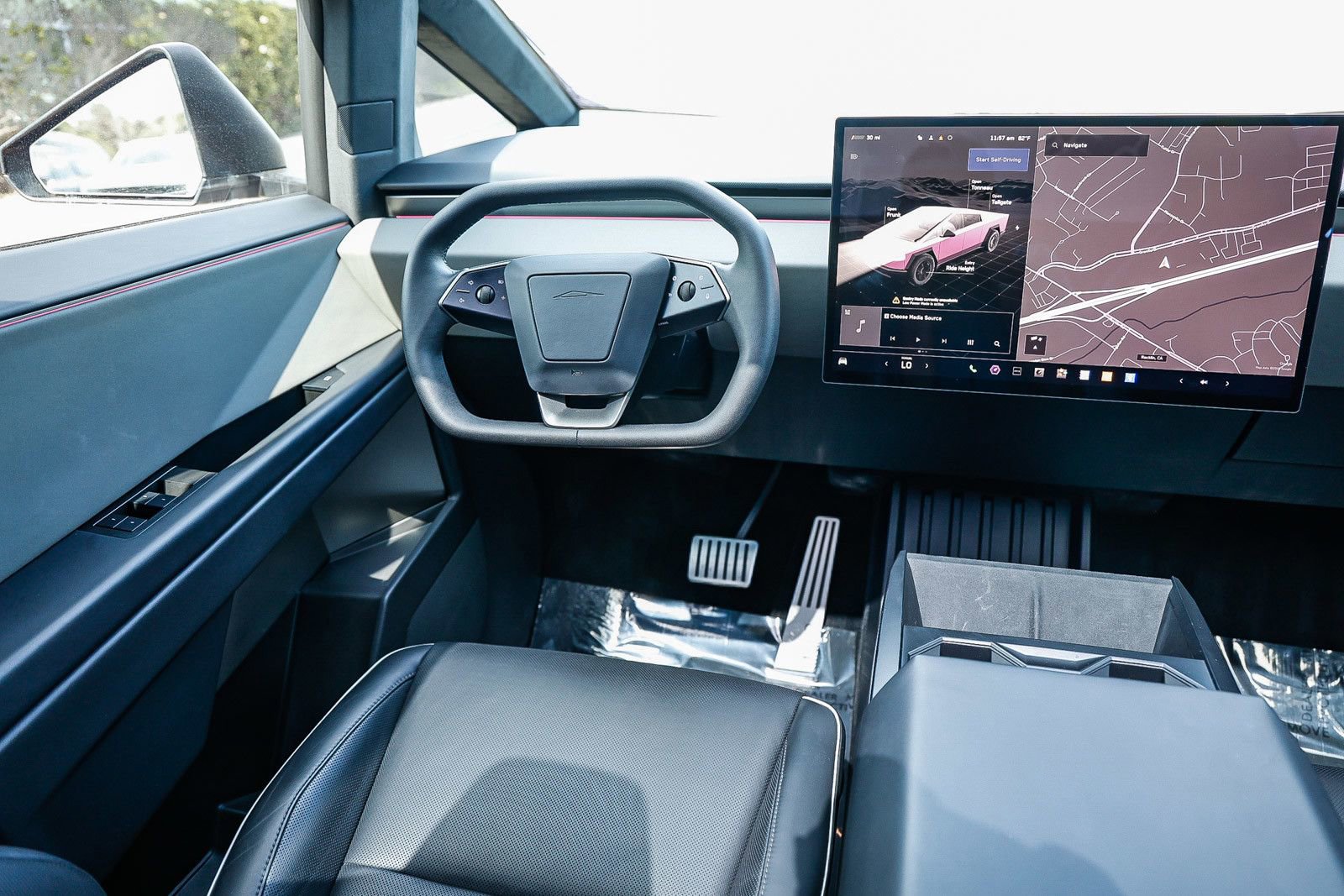 Used 2024 Tesla Cybertruck AWD Crew Cab image 14