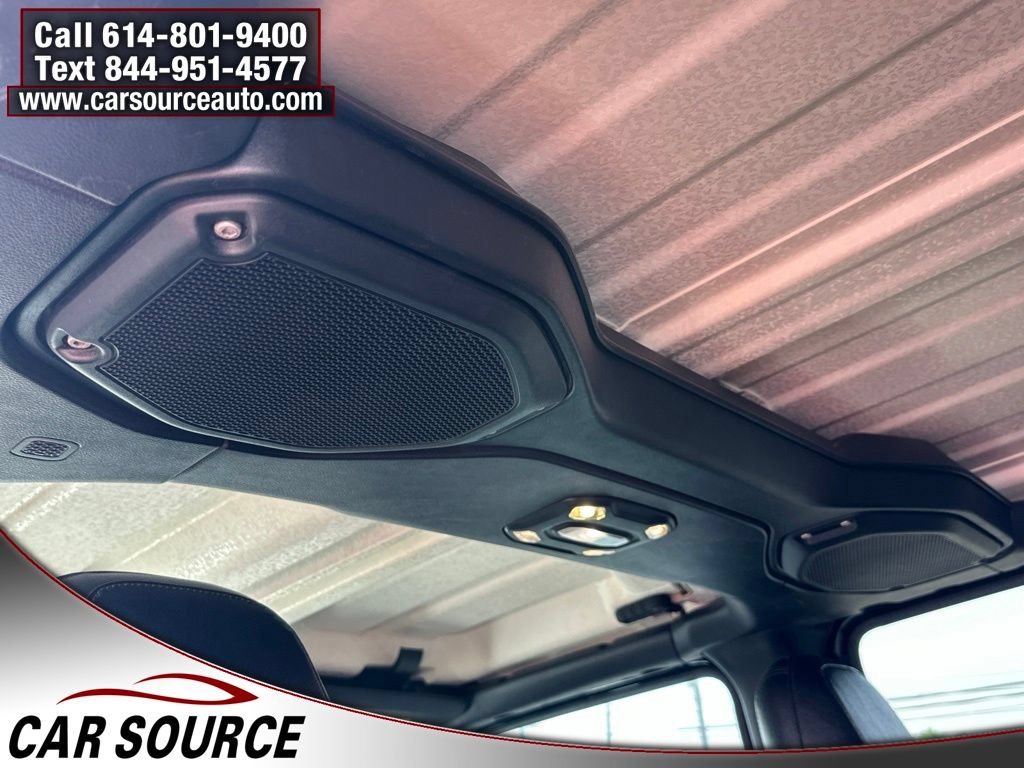 Used 2019 Jeep Wrangler Unlimited Sahara w/ Dual Top Group AWD/4WD image 16