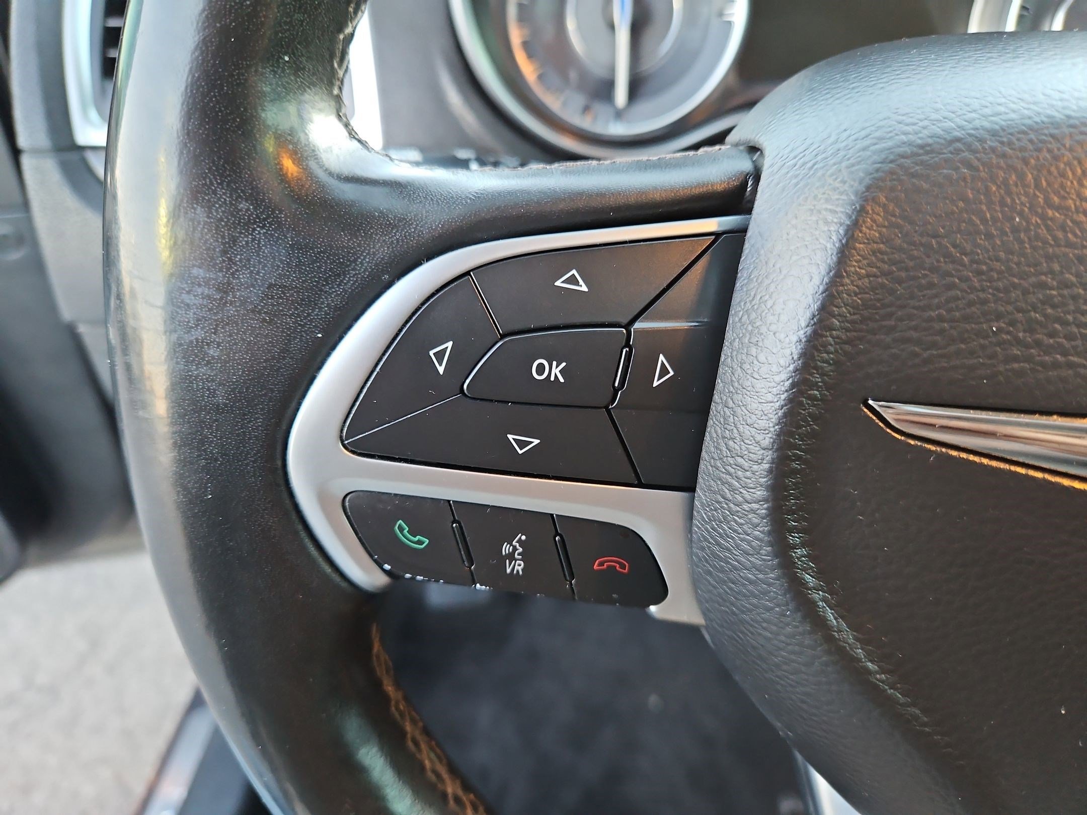 Used 2016 Chrysler 300 C image 20