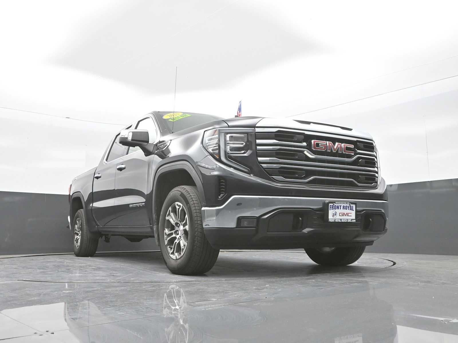 Used 2025 GMC Sierra 1500 SLT AWD/4WD image 20