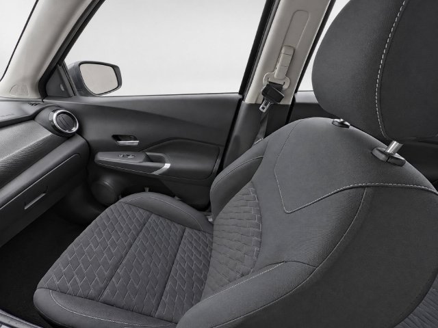 Used 2021 Nissan Kicks SV FWD image 13
