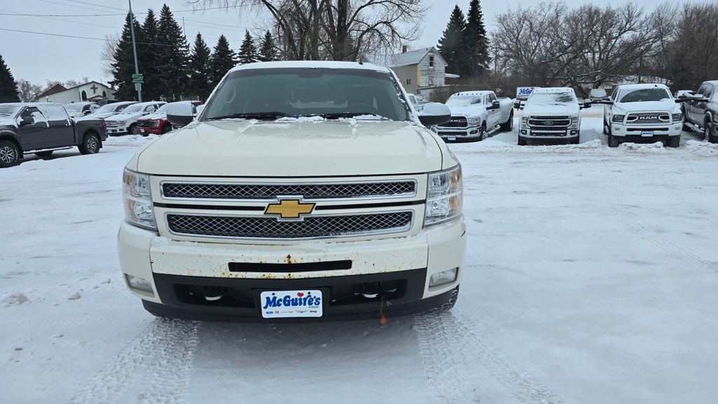 Used 2013 Chevrolet Silverado 1500 LTZ w/ LTZ White Diamond Edition image 3