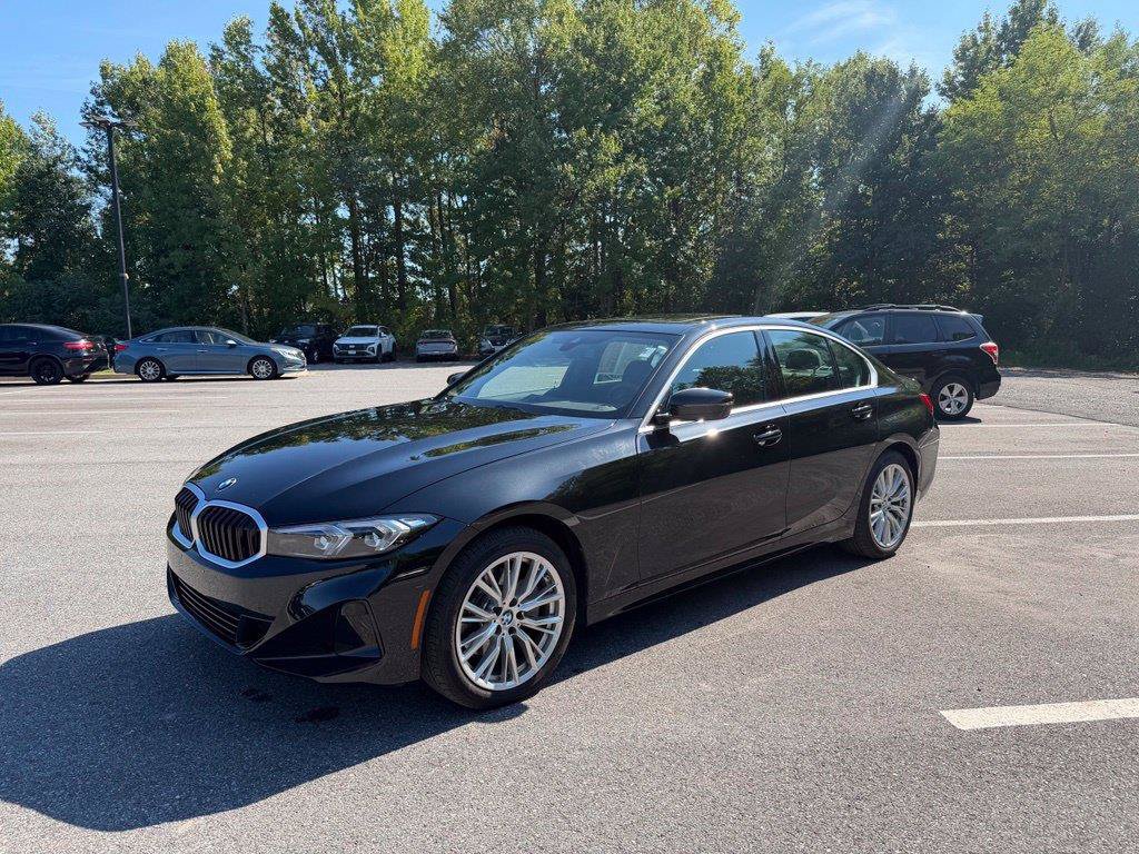 Used 2024 BMW 330i xDrive Sedan AWD/4WD image 2