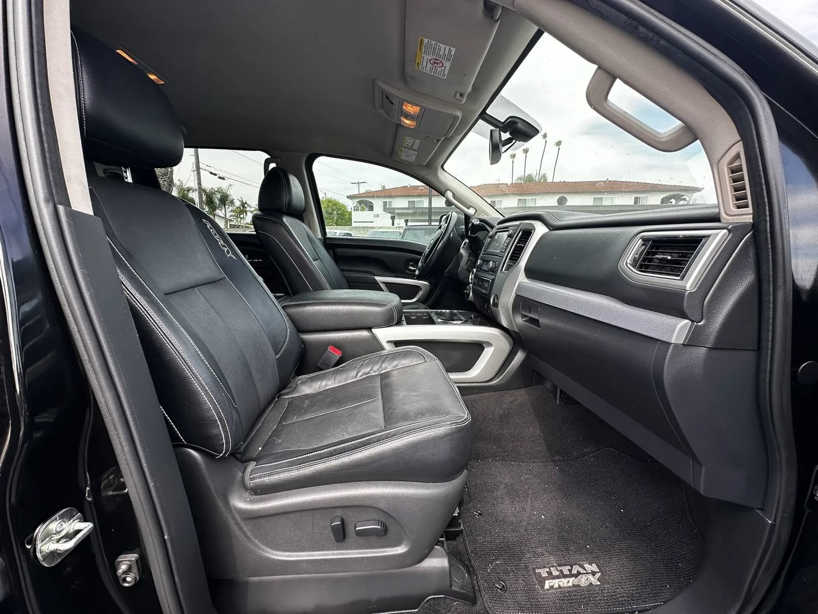 Used 2017 Nissan Titan PRO-4X w/ Pro-4x Convenience Package AWD/4WD image 22