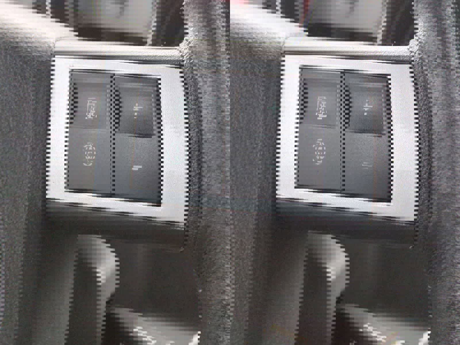 Used 2009 Dodge Challenger R/T image 23