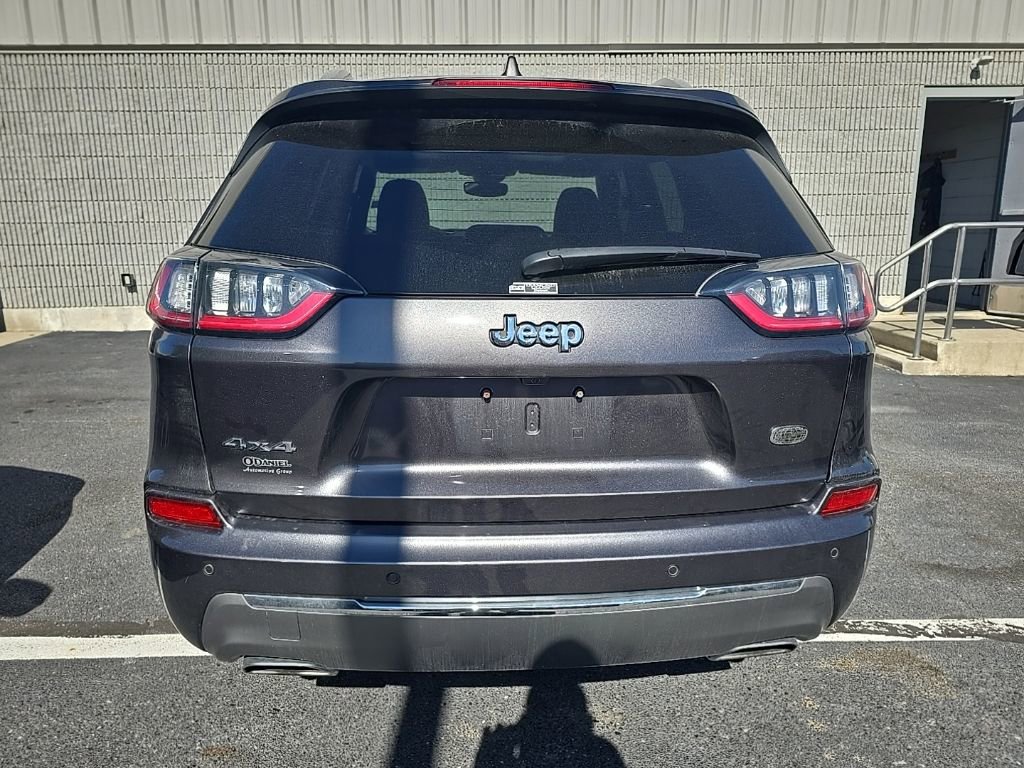 Used 2019 Jeep Cherokee Overland w/ Technology Group AWD/4WD image 6