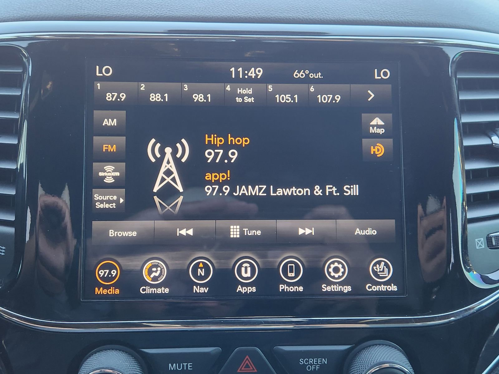 Used 2020 Jeep Grand Cherokee Overland image 20