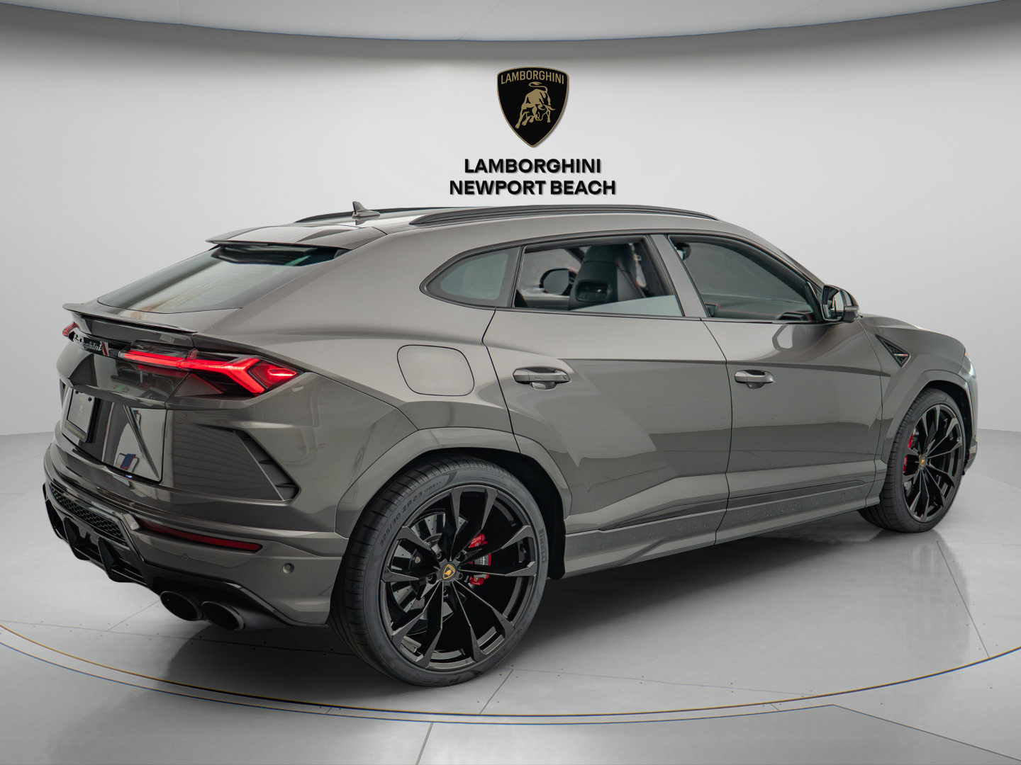 Used 2022 Lamborghini Urus AWD/4WD image 6