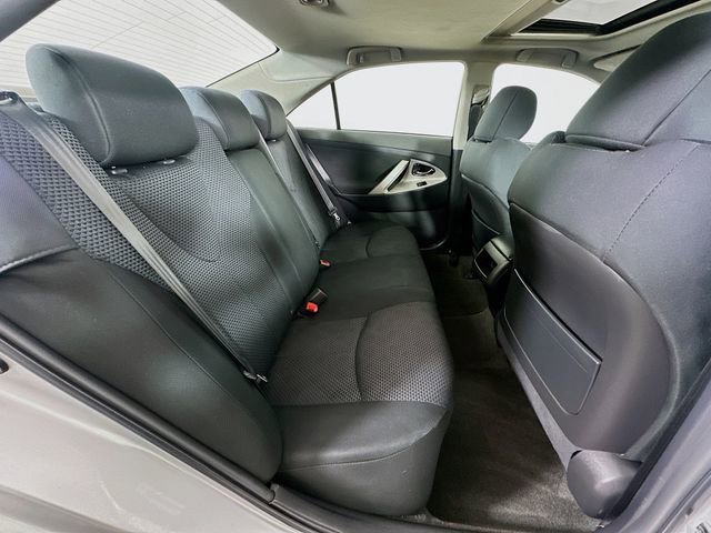 Used 2010 Toyota Camry SE FWD image 8
