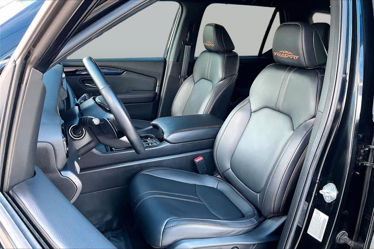 Used 2025 Honda Pilot TrailSport image 8