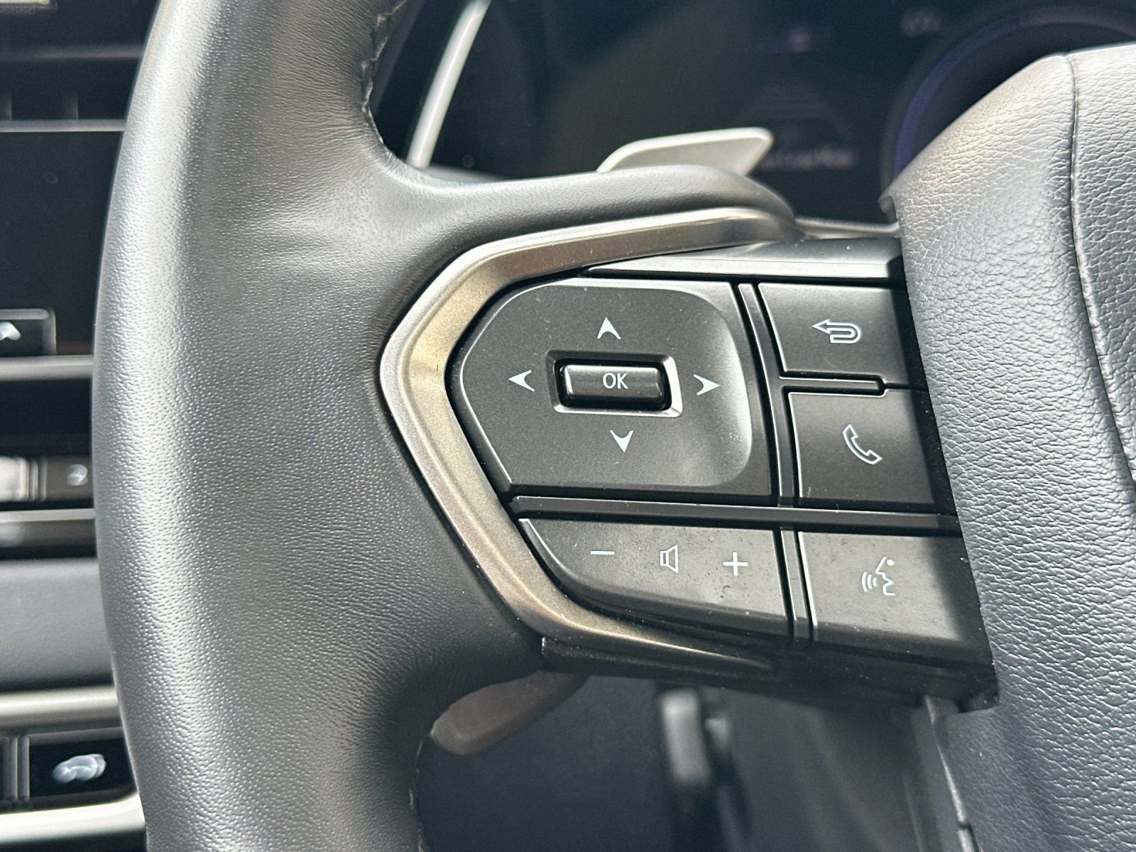 Used 2024 Lexus RX 350h w/ Accessory Package (Z1) image 28