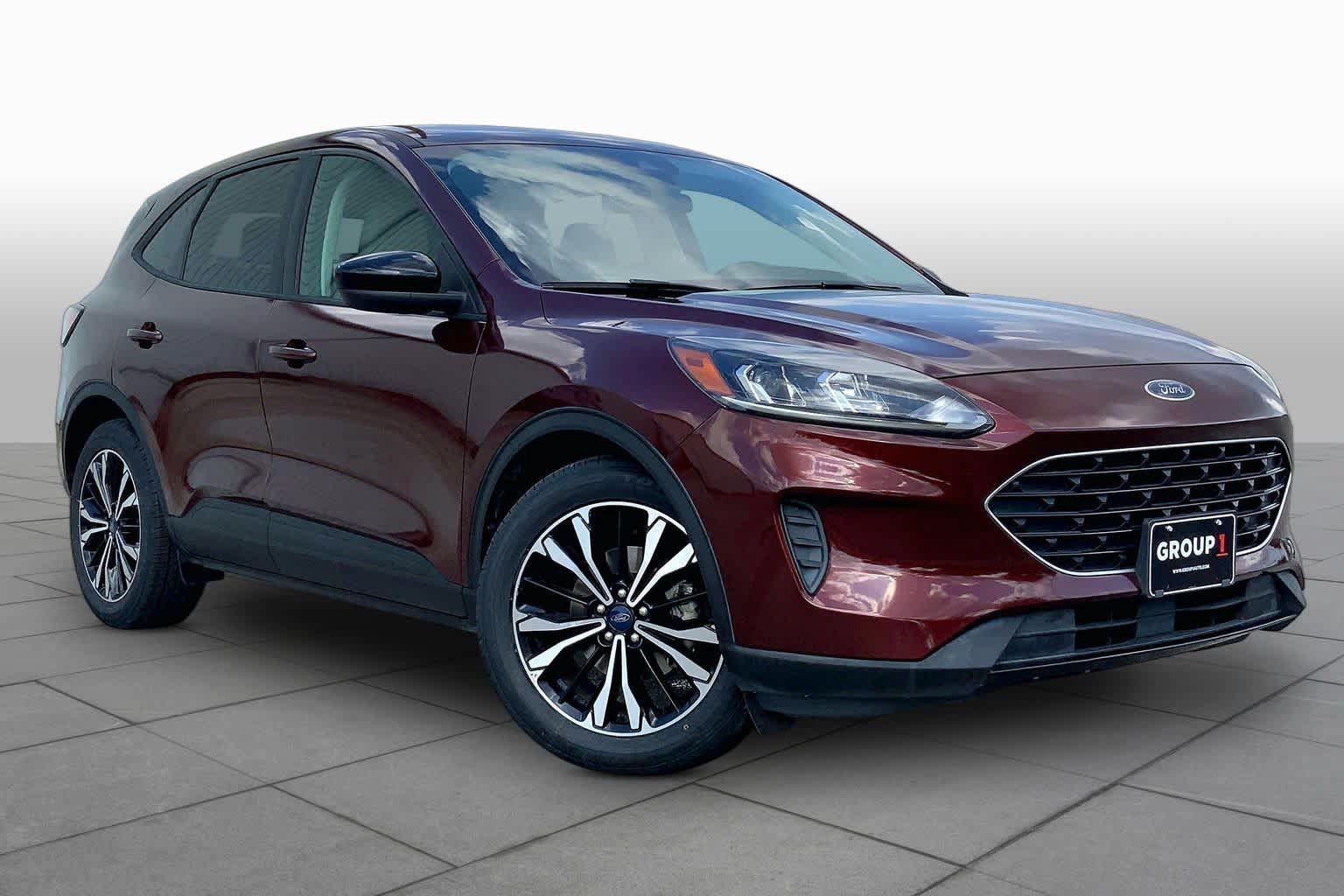 Certified 2021 Ford Escape SE w/ SE Sport Appearance Package FWD image 3