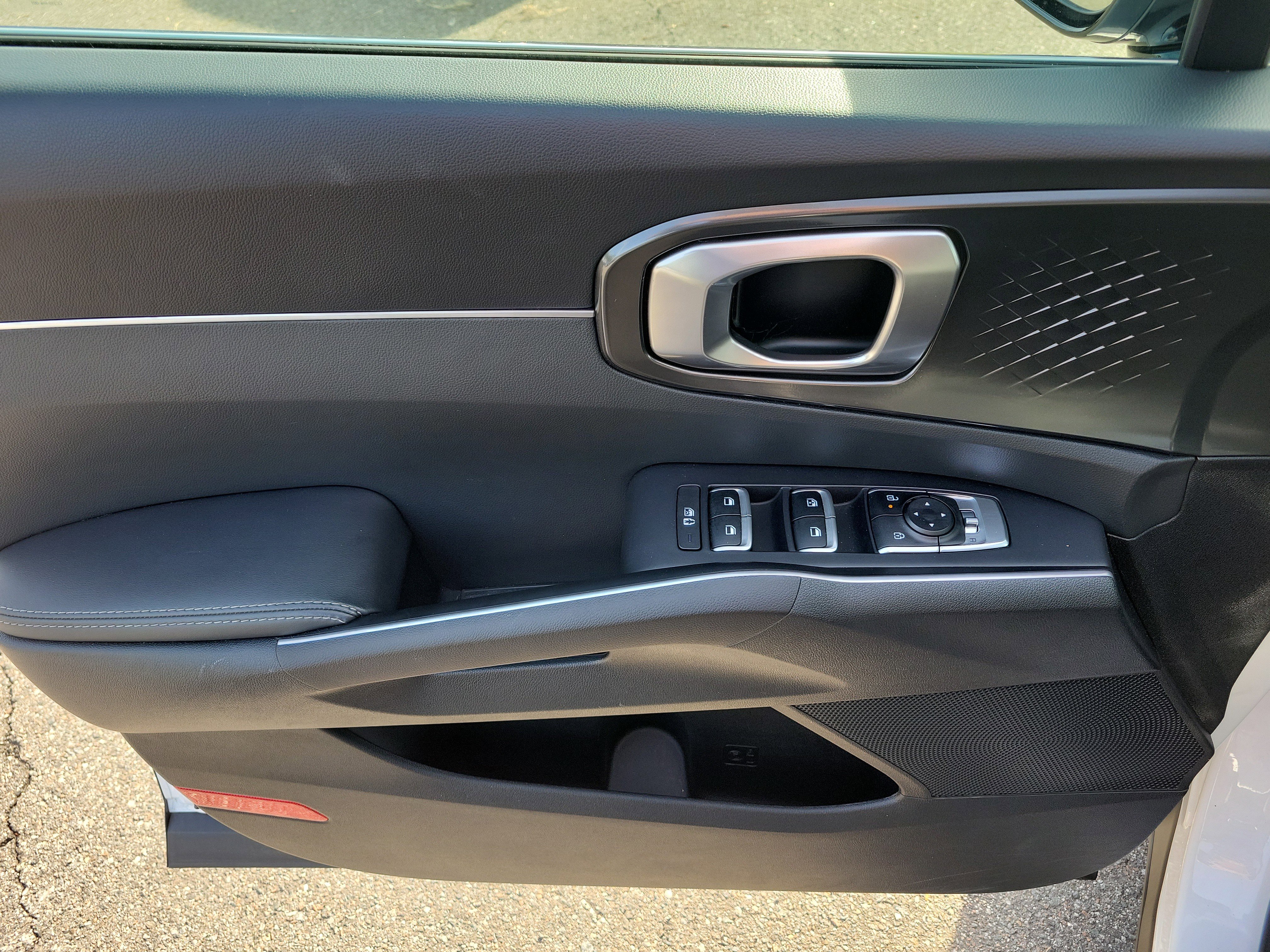 Certified 2025 Kia Sorento S w/ Panoramic Sunroof Package FWD image 20