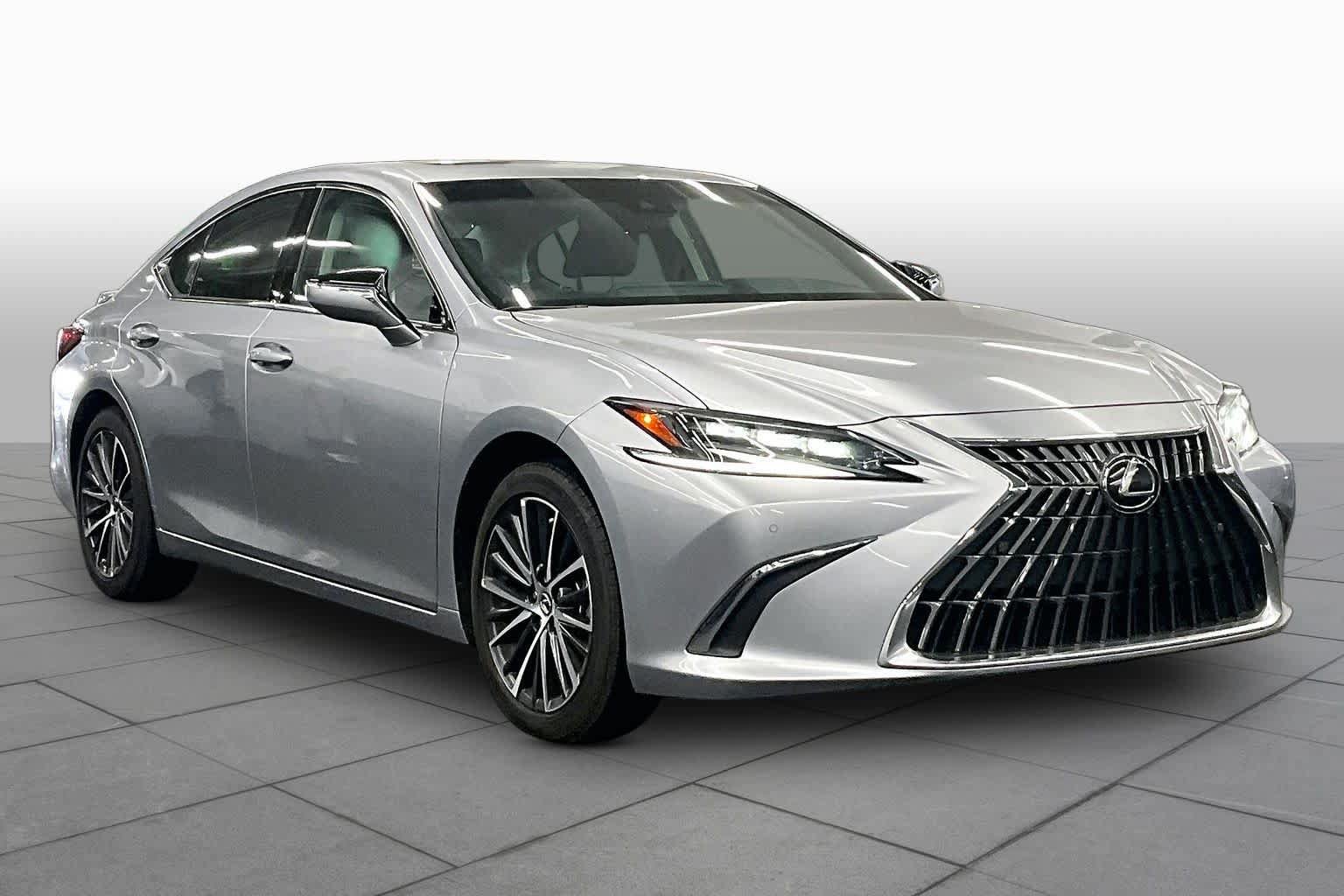 Used 2025 Lexus ES 300h w/ Premium Package FWD image 3