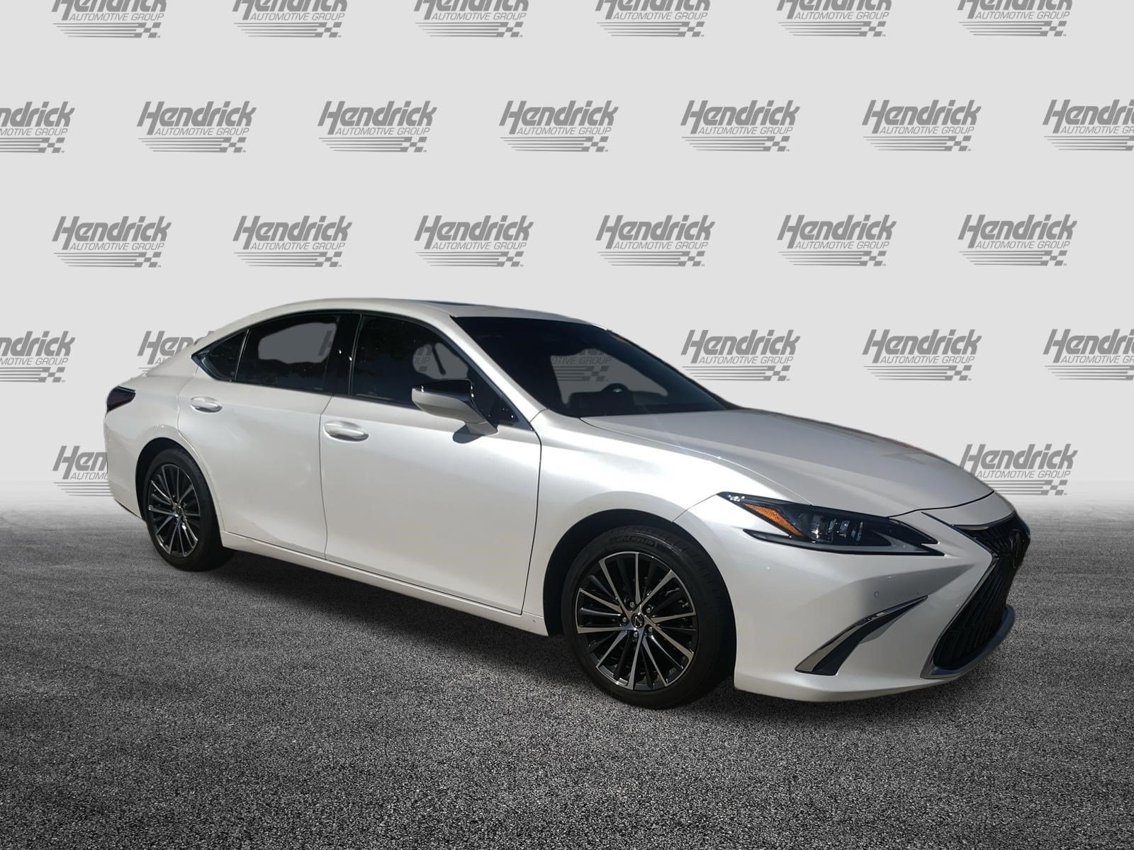 Used 2023 Lexus ES 350 w/ Premium Package FWD image 2
