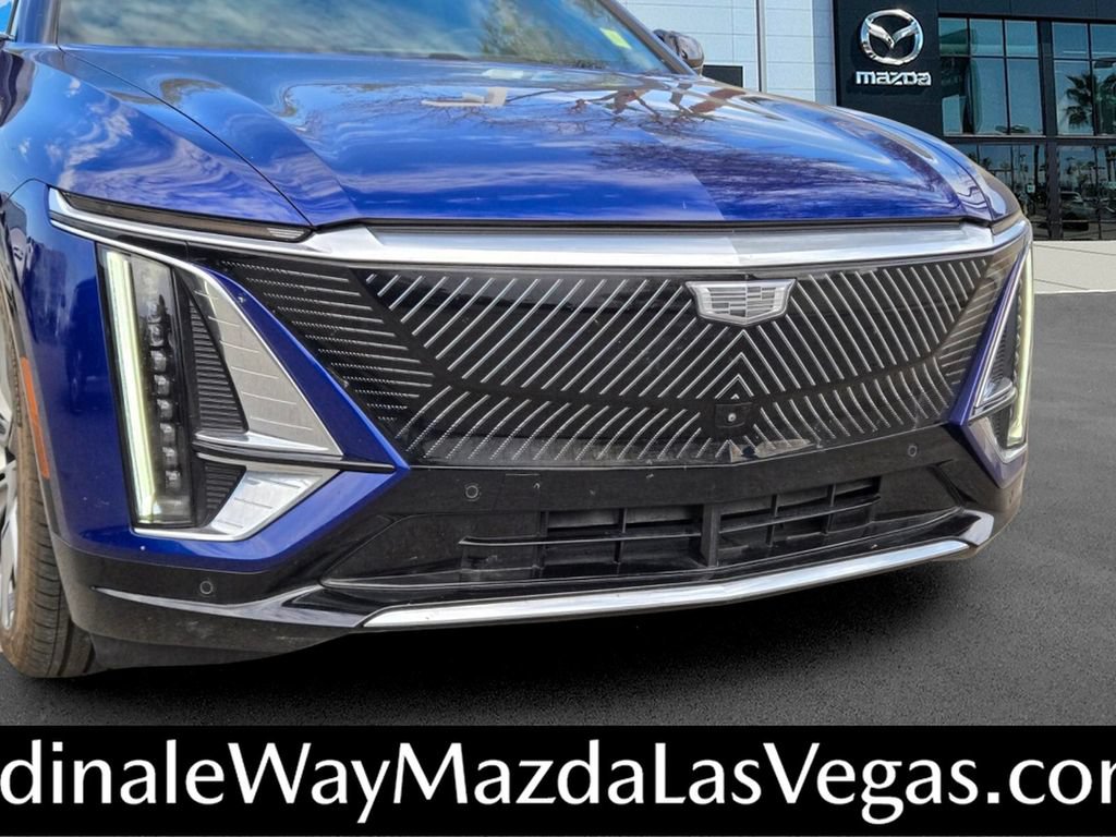 Used 2024 Cadillac Lyriq Luxury w/ LPO, Floor Liner Package AWD/4WD image 7