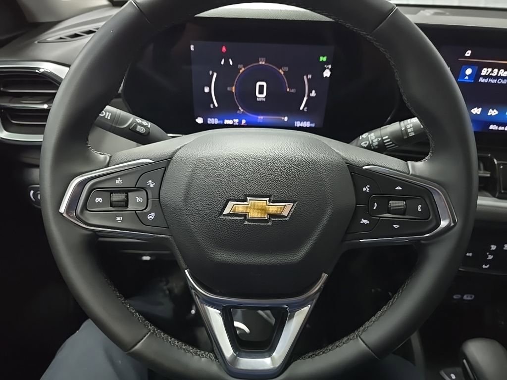 Used 2024 Chevrolet TrailBlazer LT w/ LT Cold Weather Package AWD/4WD image 18