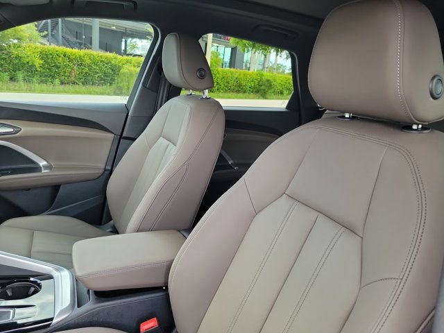 Certified 2025 Audi Q5 Premium w/ Convenience Package AWD/4WD image 16