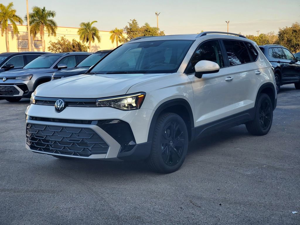 New 2026 Volkswagen Taos SE FWD image 3