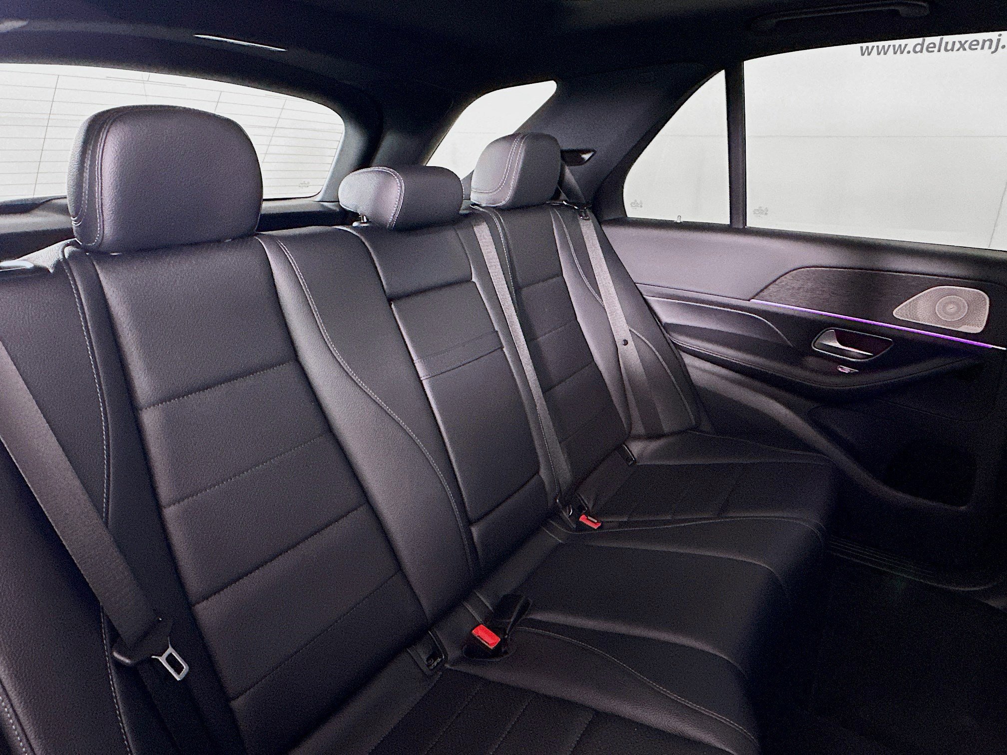 Used 2023 Mercedes-Benz GLE 450 4MATIC w/ AMG Line Exterior image 27