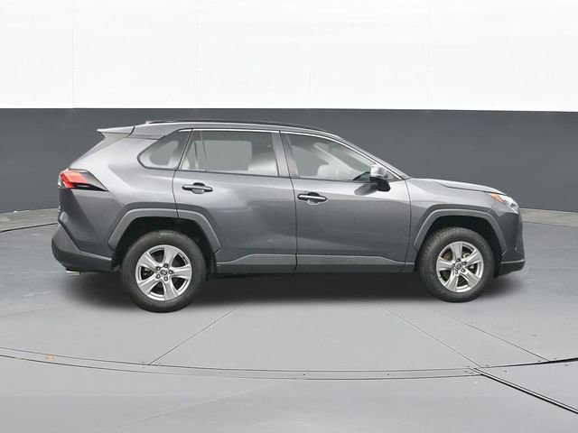 Used 2022 Toyota RAV4 XLE AWD/4WD image 17