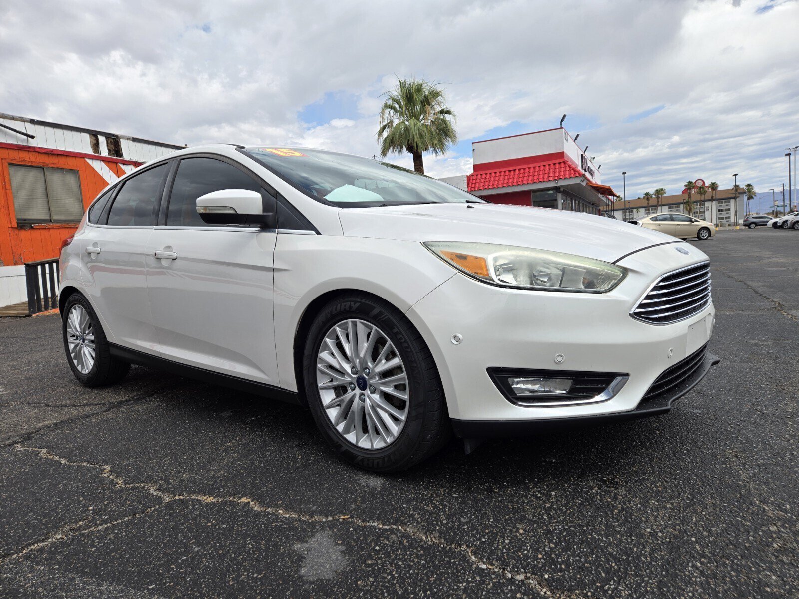 Used 2015 Ford Focus Titanium w/ Titanium Cold Weather Package FWD image 4