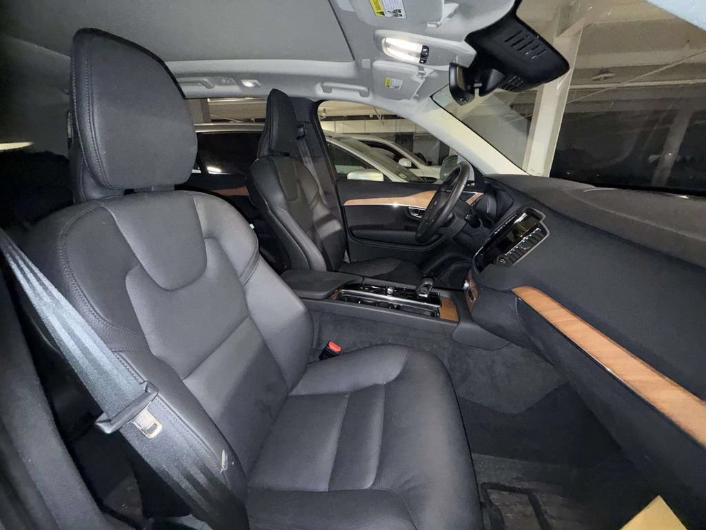 Used 2025 Volvo XC90 T8 Plus w/ Protection Package Premier AWD/4WD image 7