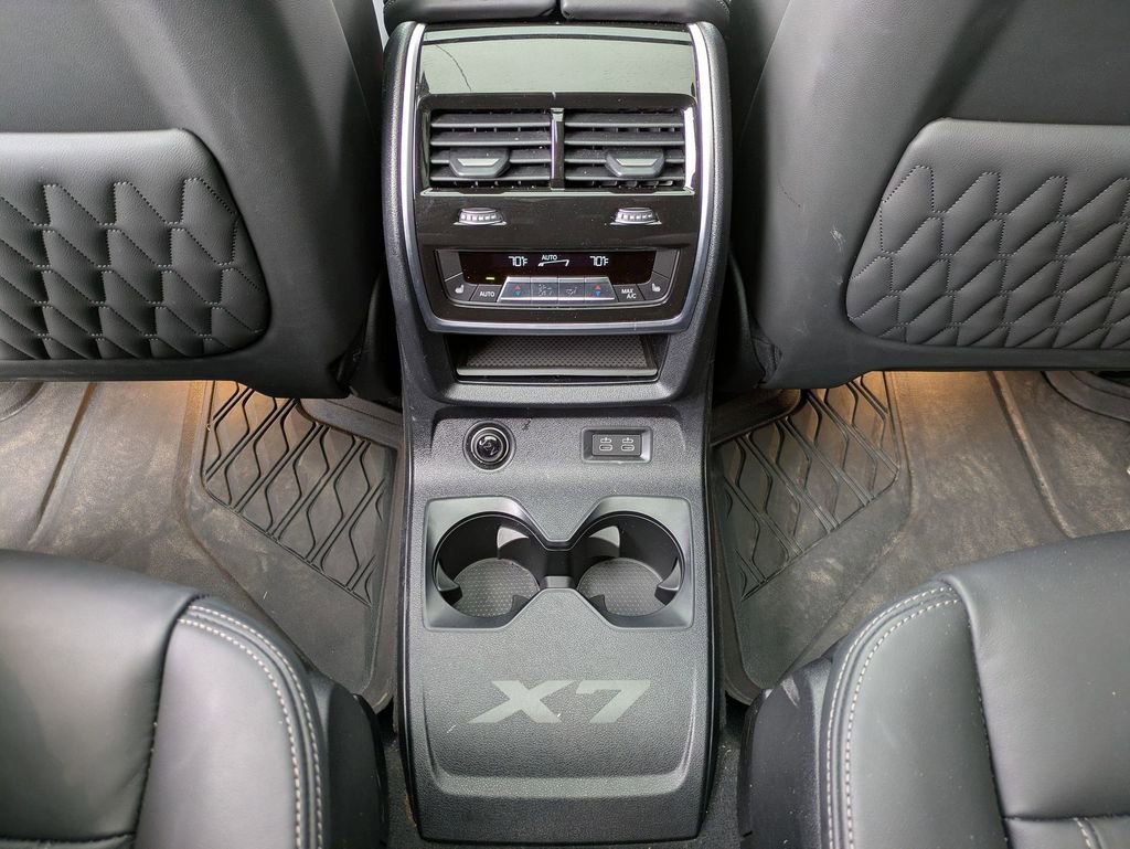 Used 2023 BMW X7 xDrive40i w/ Executive Package image 19