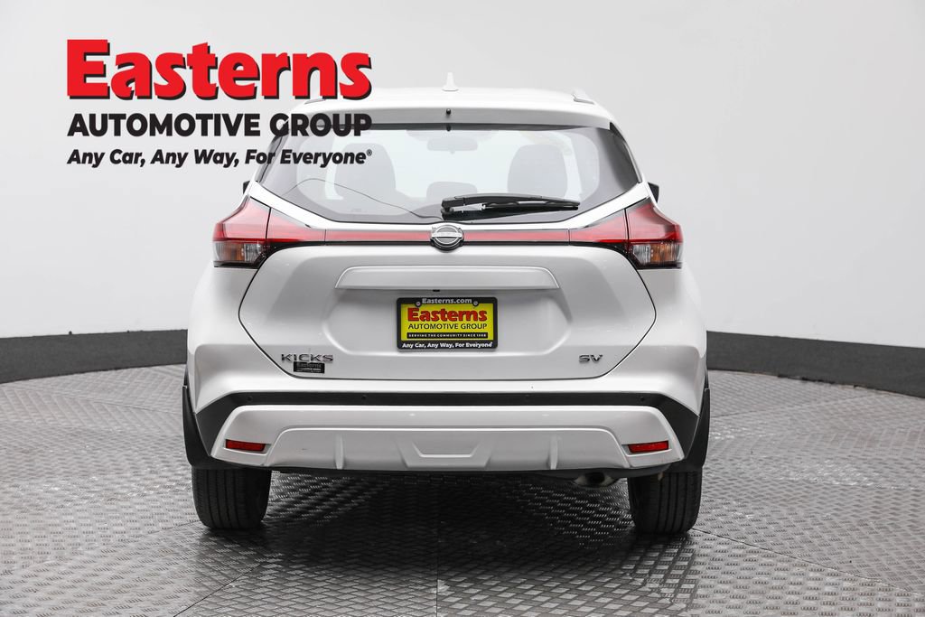 Used 2023 Nissan Kicks SV image 6