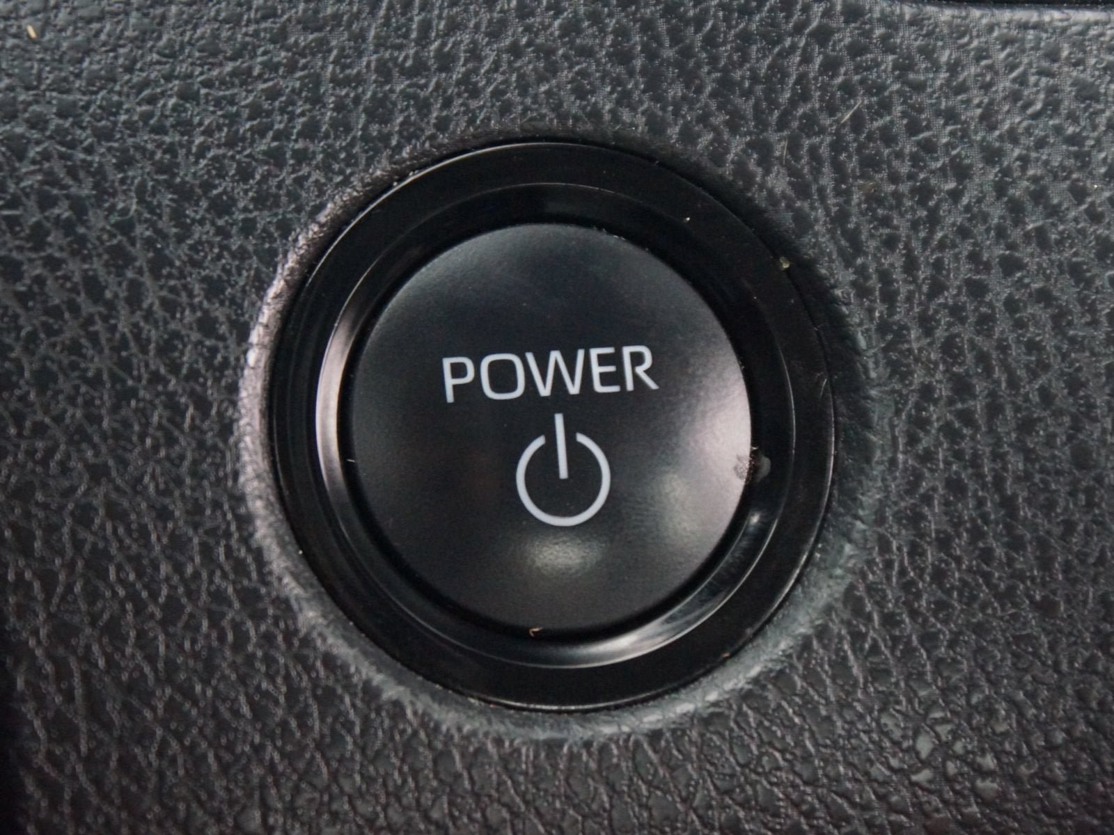 Used 2025 Toyota Camry LE FWD image 8