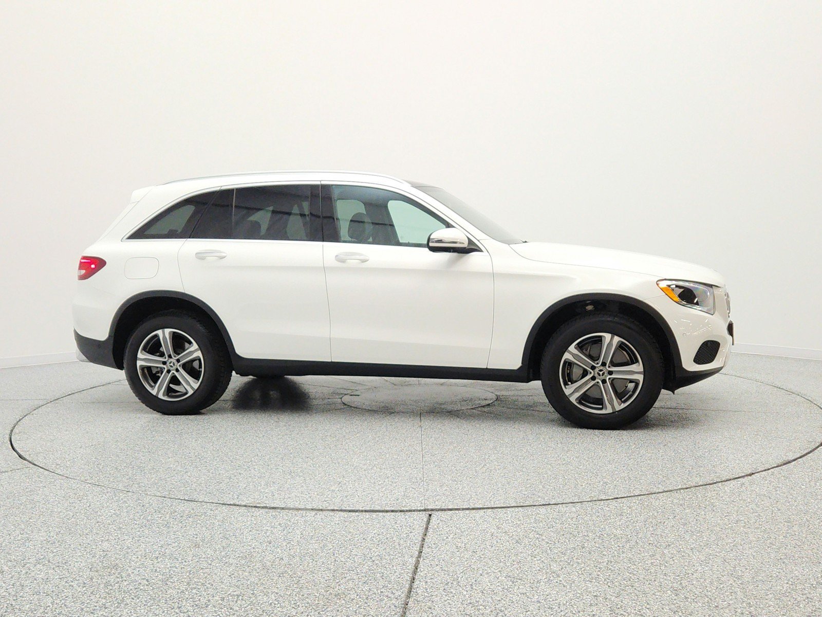 Used 2019 Mercedes-Benz GLC 300 image 4