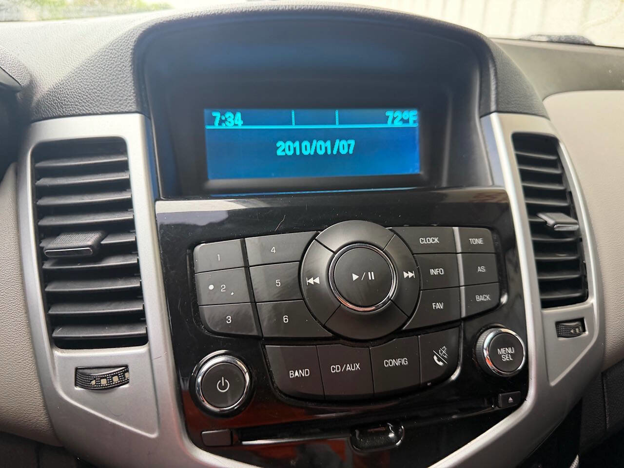 Used 2013 Chevrolet Cruze LT image 17