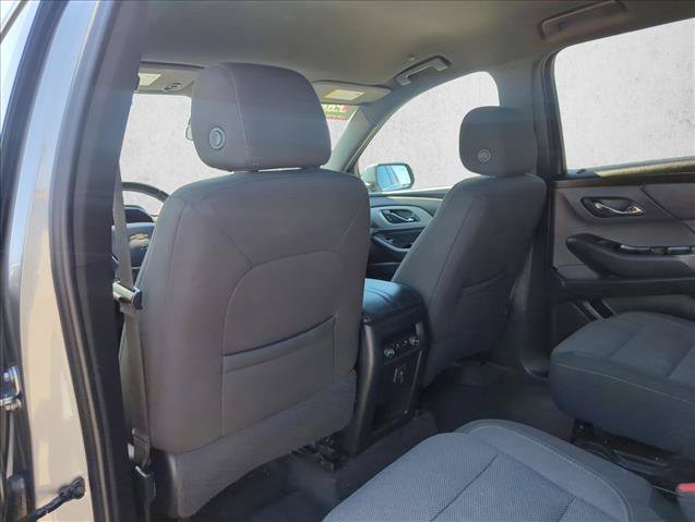 Used 2023 Chevrolet Traverse LT FWD image 16