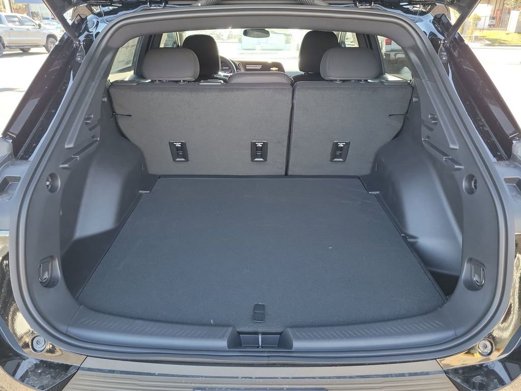 New 2026 Chevrolet Equinox EV LT image 25