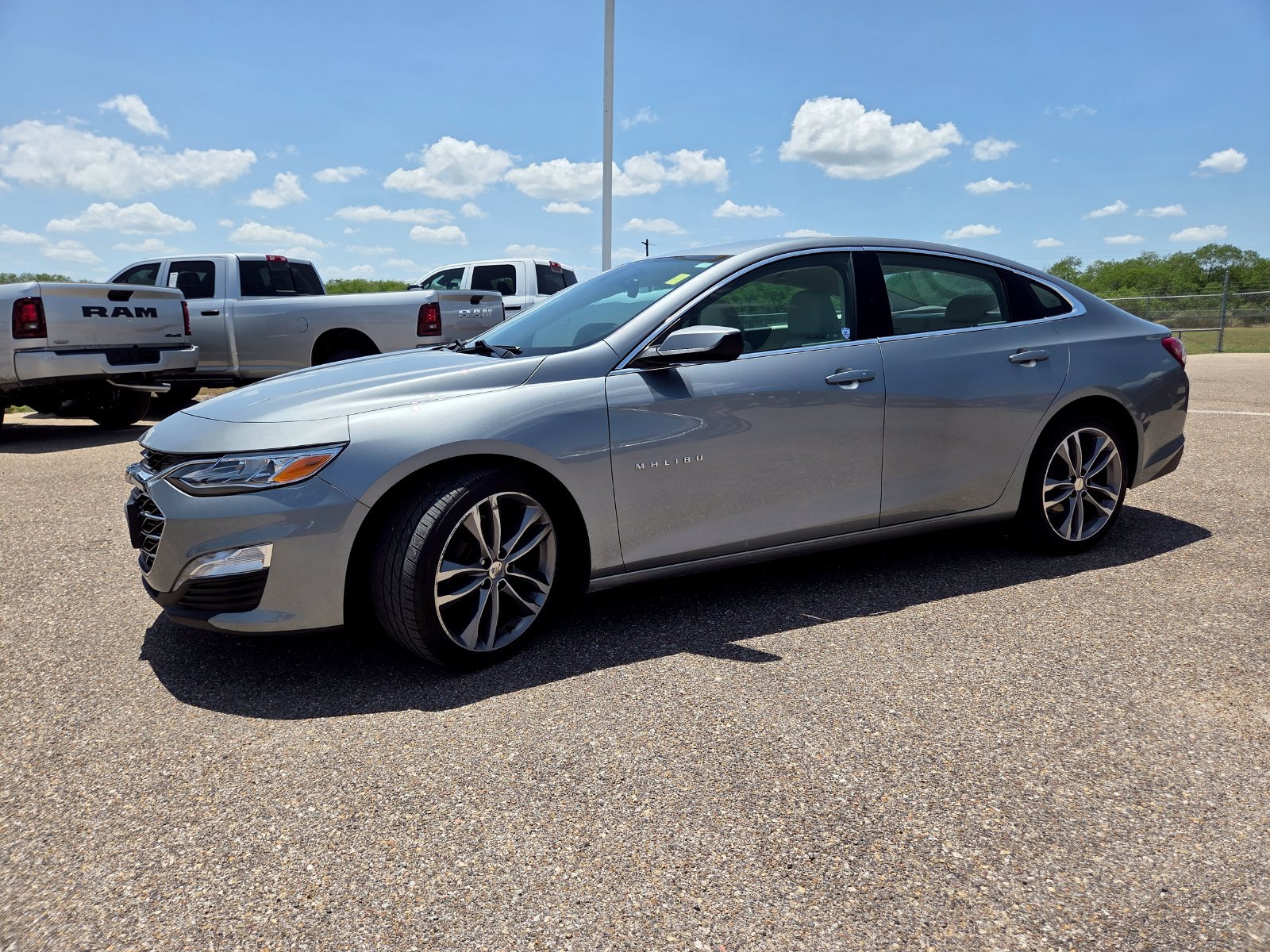Used 2024 Chevrolet Malibu LT FWD image 3