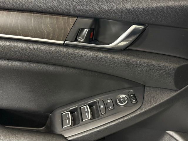 Used 2019 Honda Accord EX image 12