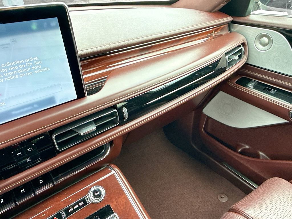 Used 2023 Lincoln Aviator Black Label w/ Jet Package image 24