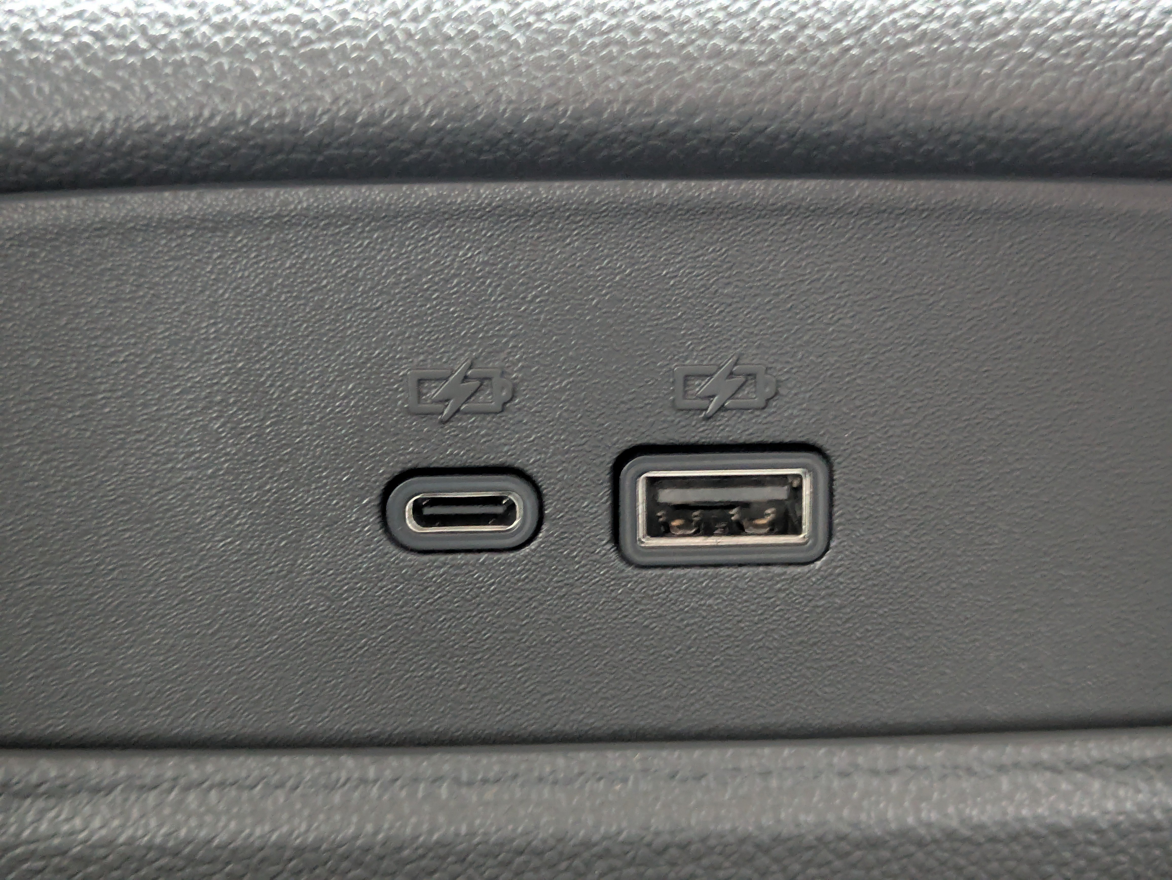 New 2026 Chevrolet Trax LT w/ Sunroof Package FWD image 9