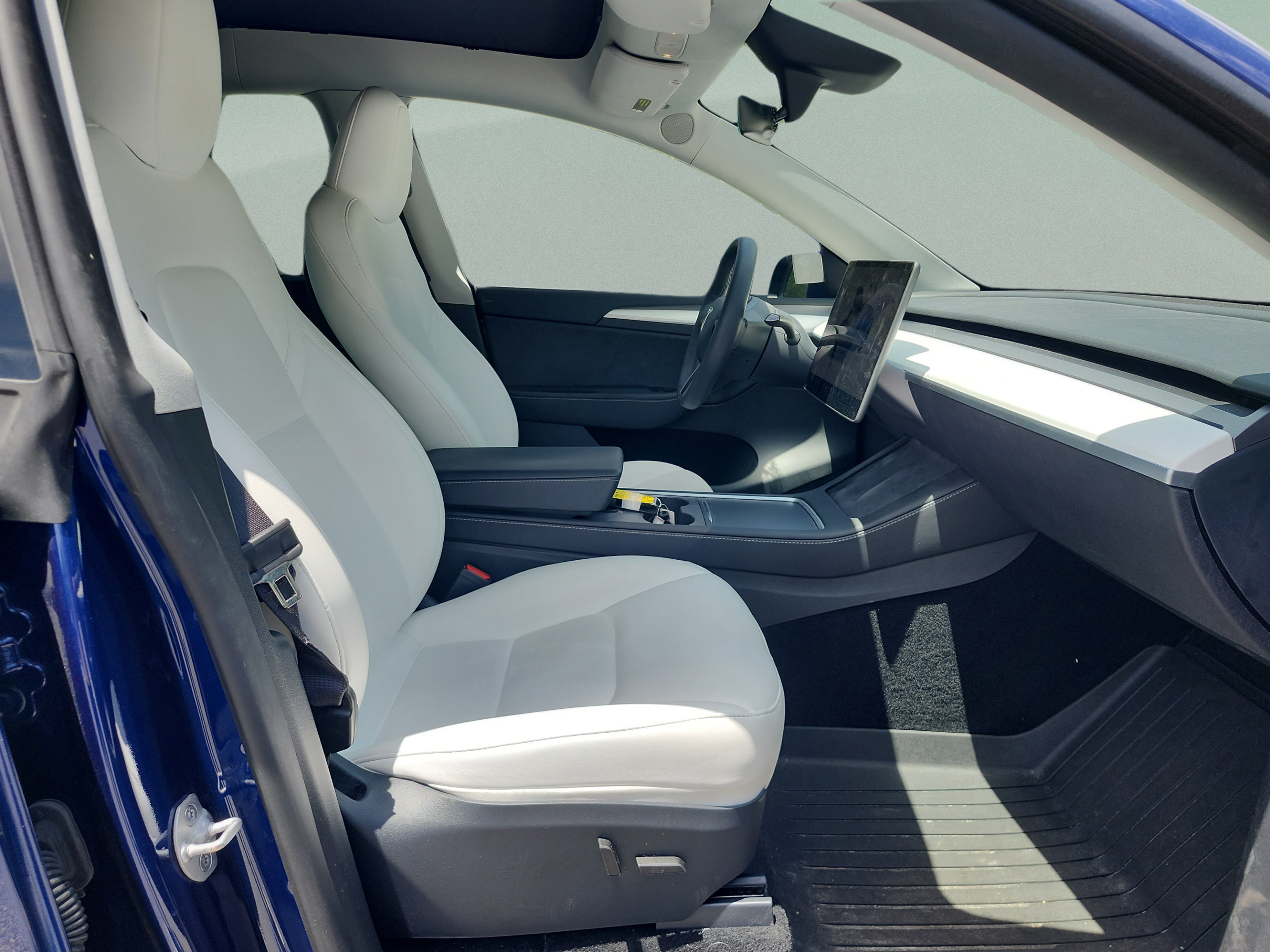 Used 2024 Tesla Model Y Performance AWD/4WD image 20