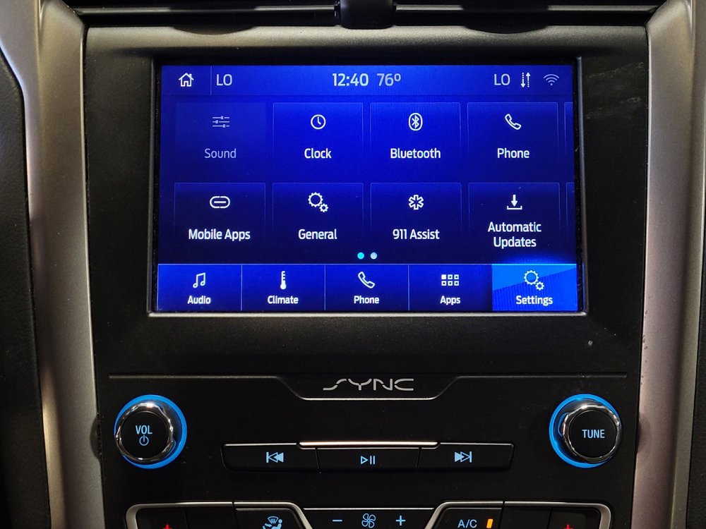 Used 2020 Ford Fusion SE FWD image 25