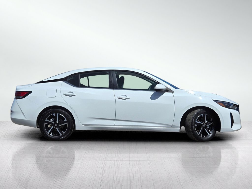 Used 2025 Nissan Sentra SV FWD image 4