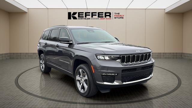 Used 2025 Jeep Grand Cherokee L Limited w/ Luxury Tech Group II AWD/4WD image 8