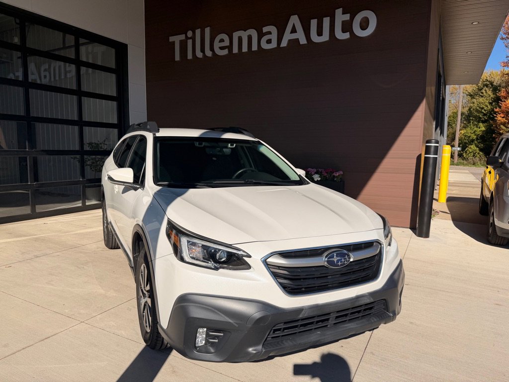 Used 2020 Subaru Outback Premium image 1