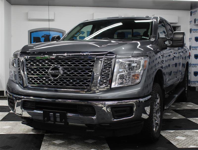 Used 2018 Nissan Titan SV w/ SV Convenience Package AWD/4WD image 1