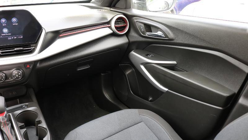 Used 2024 Chevrolet Trax RS FWD image 14