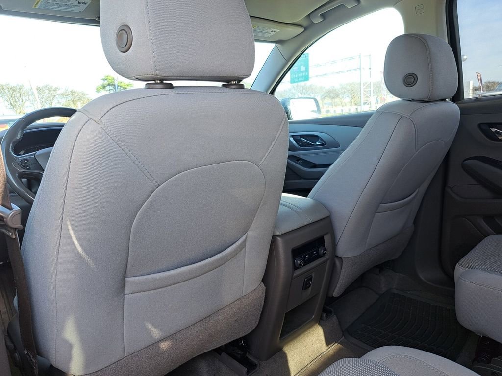 Used 2018 Chevrolet Traverse LT image 21