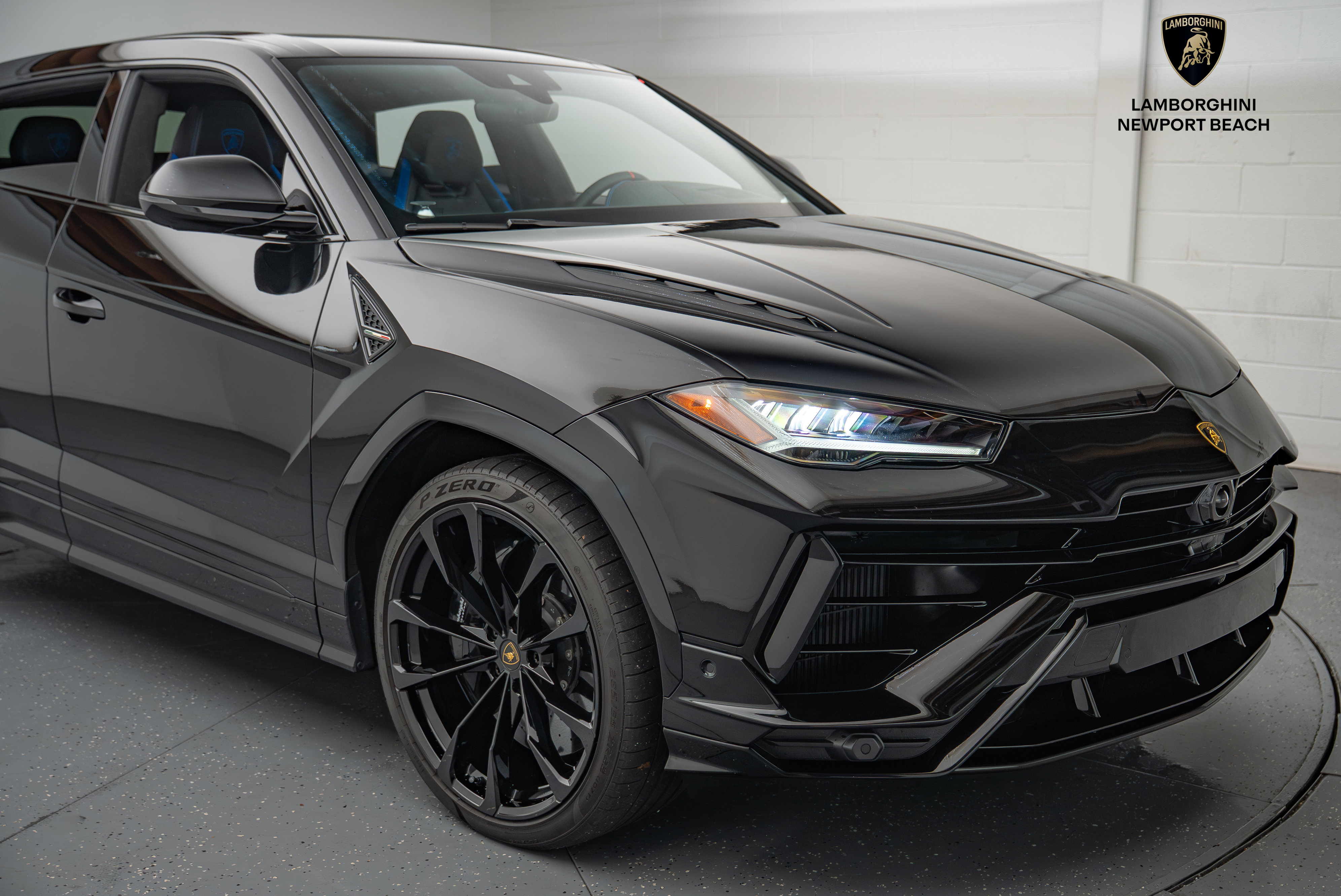 Used 2024 Lamborghini Urus S image 2