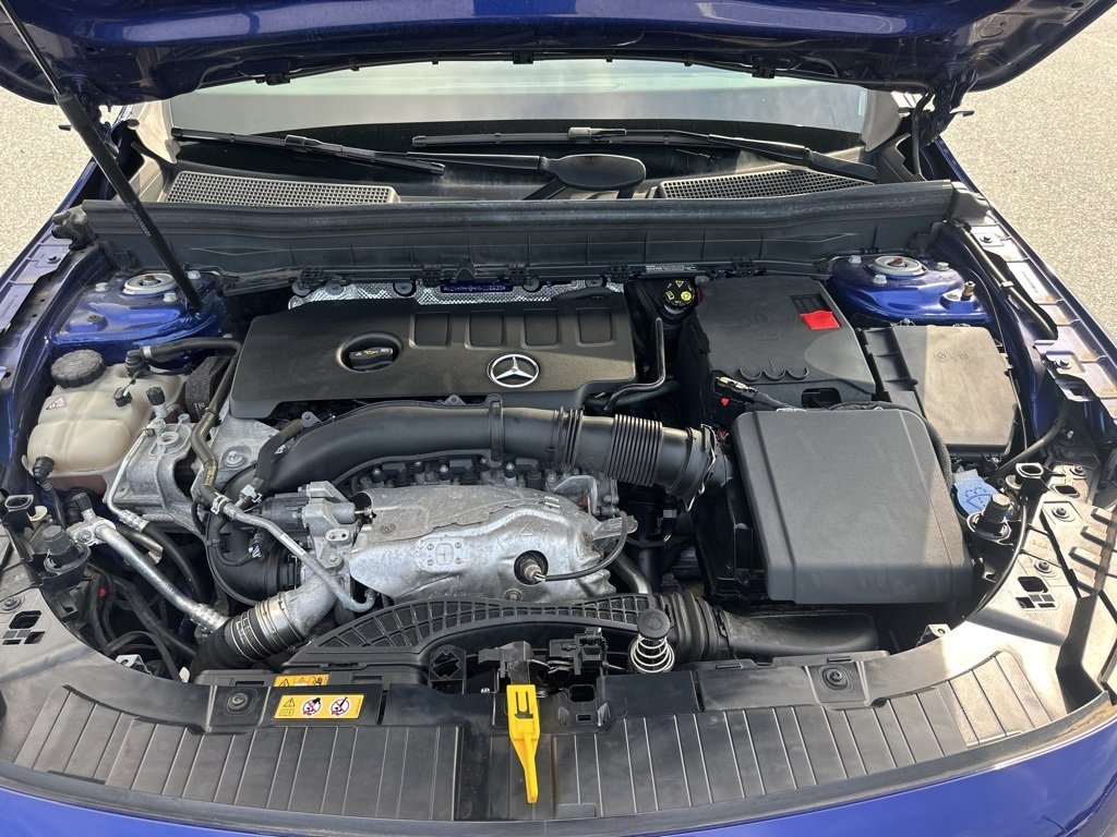 Used 2021 Mercedes-Benz GLB 250 4MATIC image 33