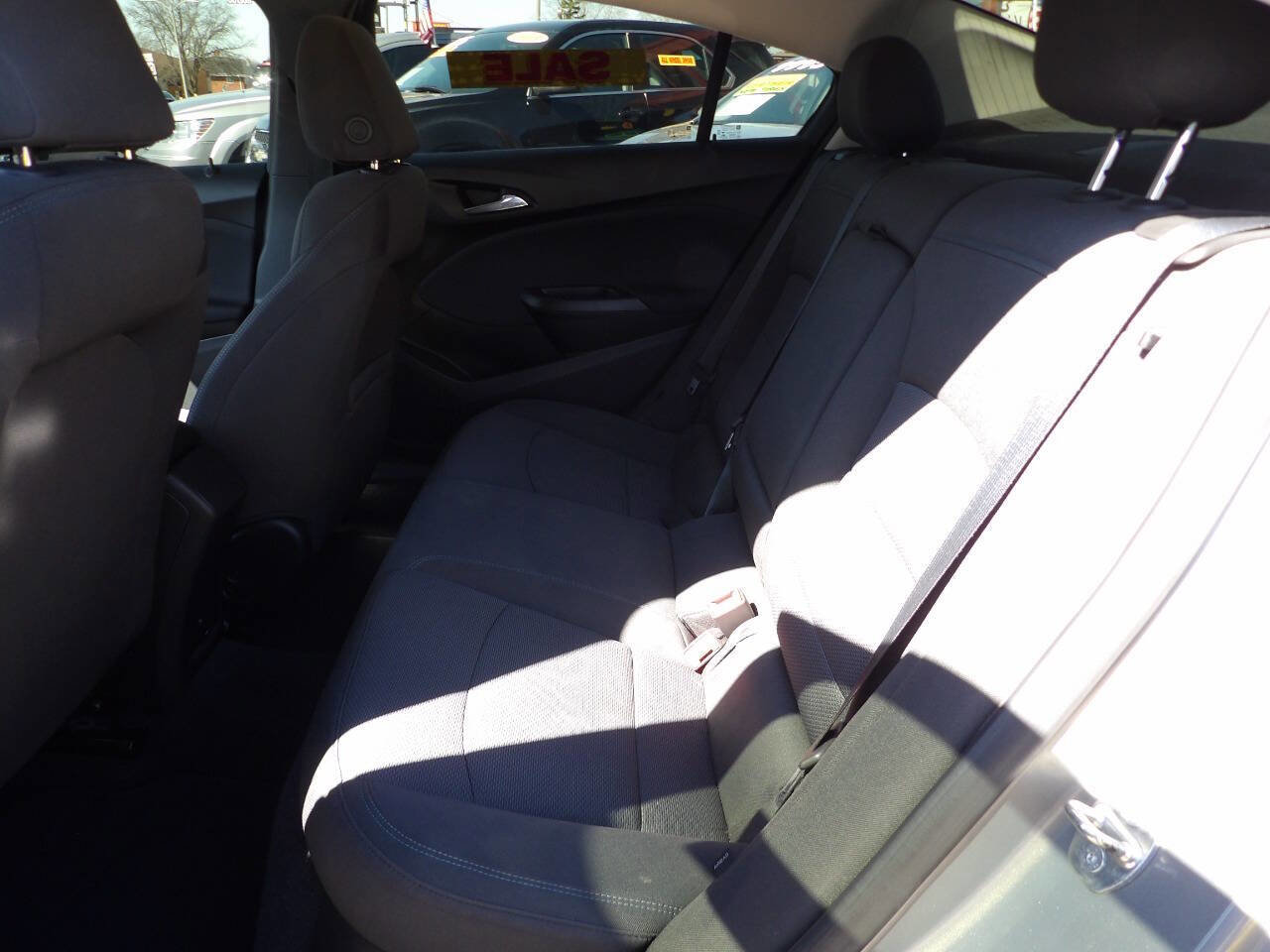 Used 2018 Chevrolet Cruze LT w/ Convenience Package image 8