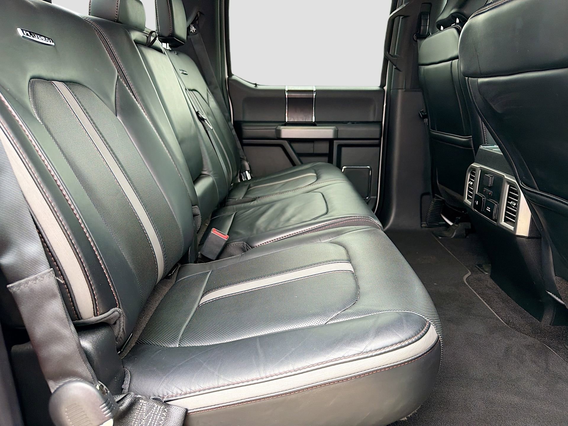 Used 2018 Ford F150 Platinum w/ Equipment Group 701A Luxury AWD/4WD image 33